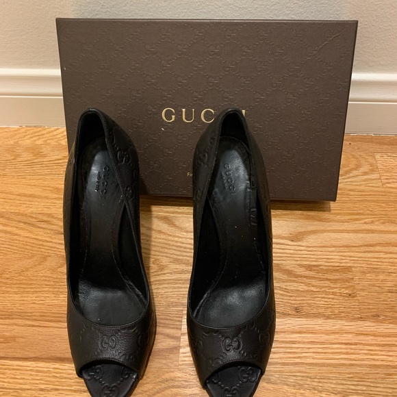 Gucci Black Pump Size 40.5 ππSOLDππ - Picture 3 of 8